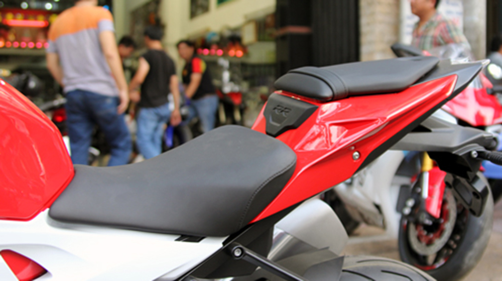 Ảnh chi tiết BMW S1000RR 2015 đỏ trắng vừa về Việt Nam S1000 RR 2015 (6).jpg