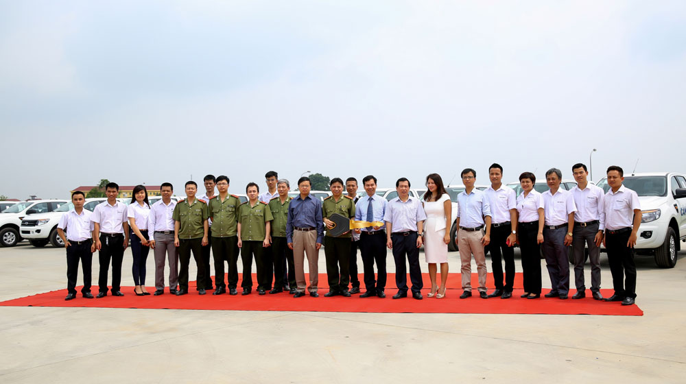 Ford Việt Nam bàn giao 75 xe Ranger XL tới Bộ Công An Ban_giao_Ford_Ranger_Bo_CA_2015_6.jpg