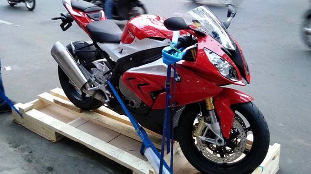 Siêu mô-tô 200 mã lực liên tiếp “đổ bộ” về Việt Nam s1000rr.jpg