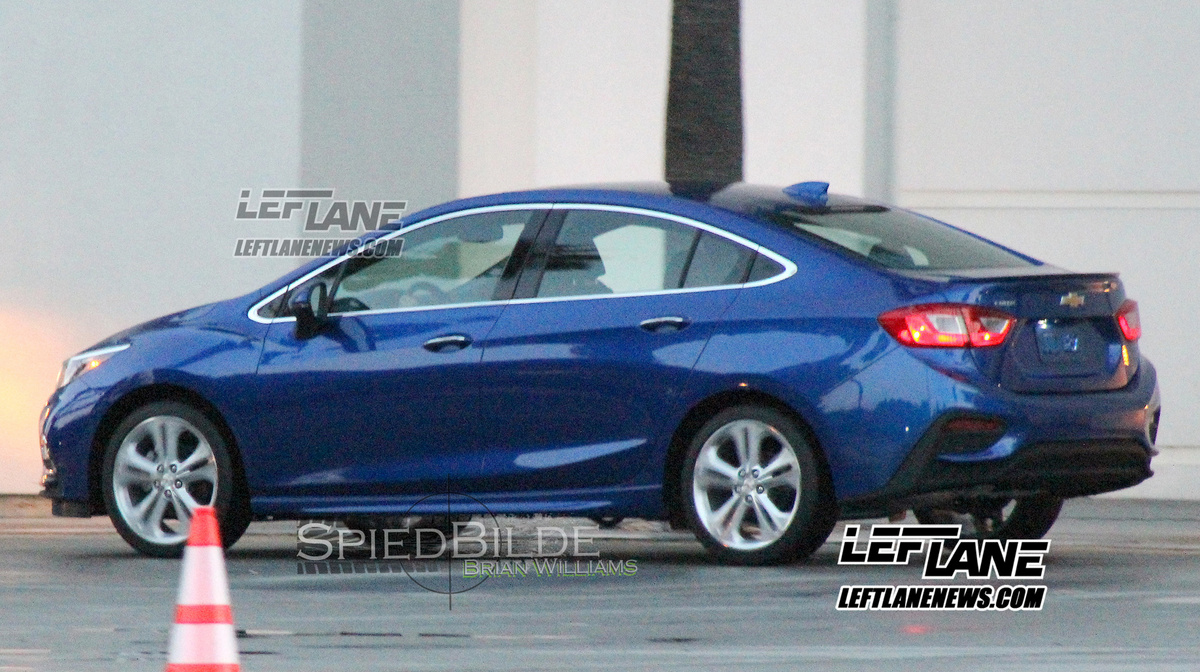 Vén màn bí mật Chevrolet Cruze 2016 Cruze 2016 (2).jpg