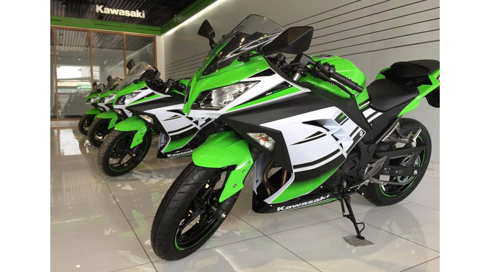 Tha hồ mua môtô phân khối lớn chính hãng tại Việt Nam kawasaki  (3).jpg