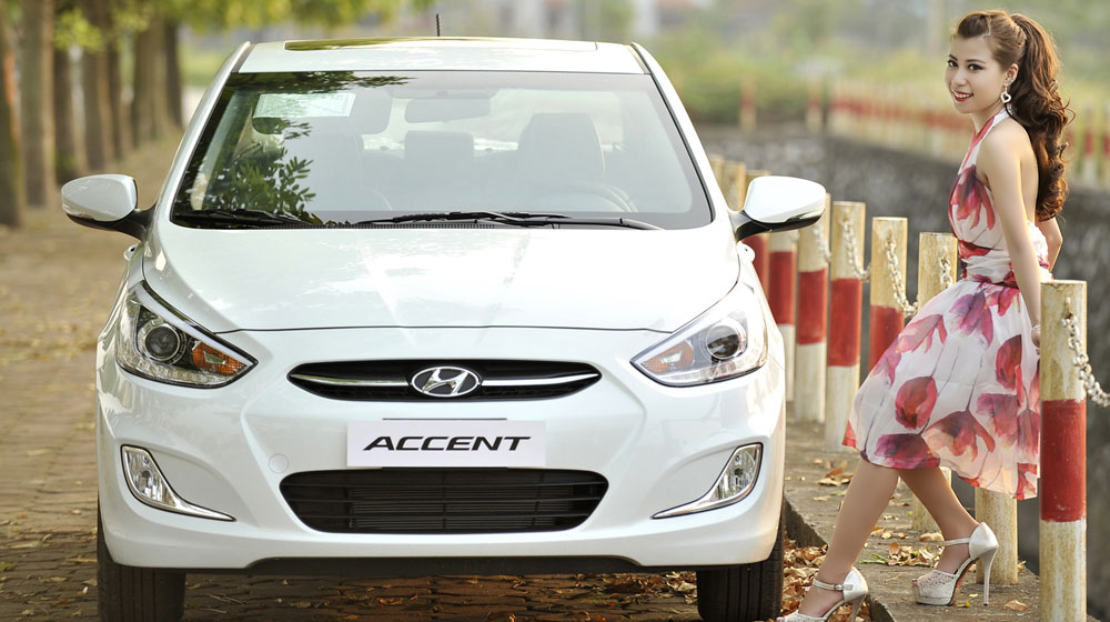 Hyundai Accent Blue rực rỡ chào hè 2015 Accent-Model-(20).jpg