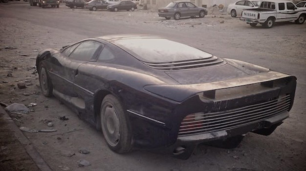 Siêu xe bị bỏ hoang, chuyện bình thường ở Dubai sieu xe bi bo hoang (16).jpg