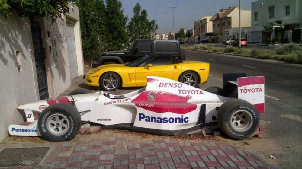 Siêu xe bị bỏ hoang, chuyện bình thường tại Dubai sieu xe bi bo hoang (7).jpg