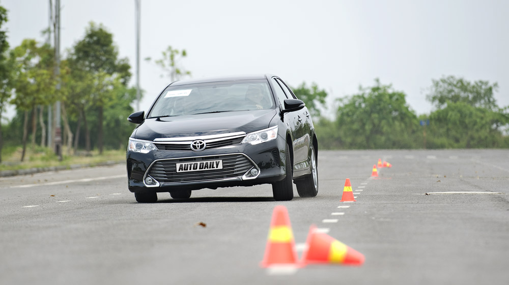 Toyota Camry 2.5Q 2015: Xe cho “sếp” trẻ Toyota-Camry-2 (10).jpg