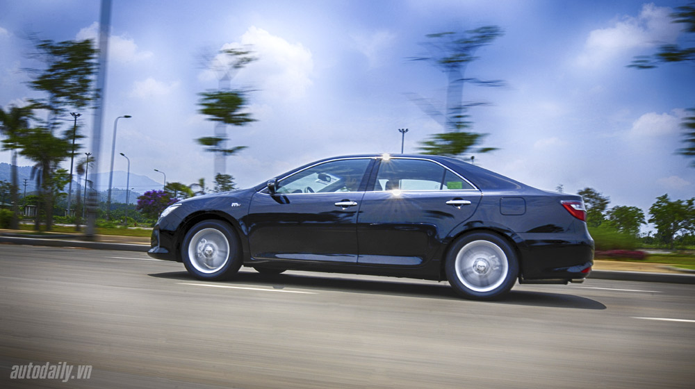 Toyota Camry 2.5Q 2015: Xe cho “sếp” trẻ Toyota-Camry-2 (16).jpg