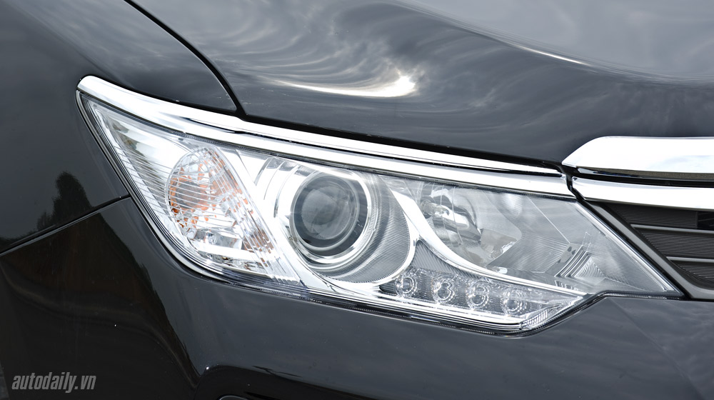 Ảnh ngoại thất Toyota Camry 2.5Q 2015 Toyota-Camry-2 (19).jpg