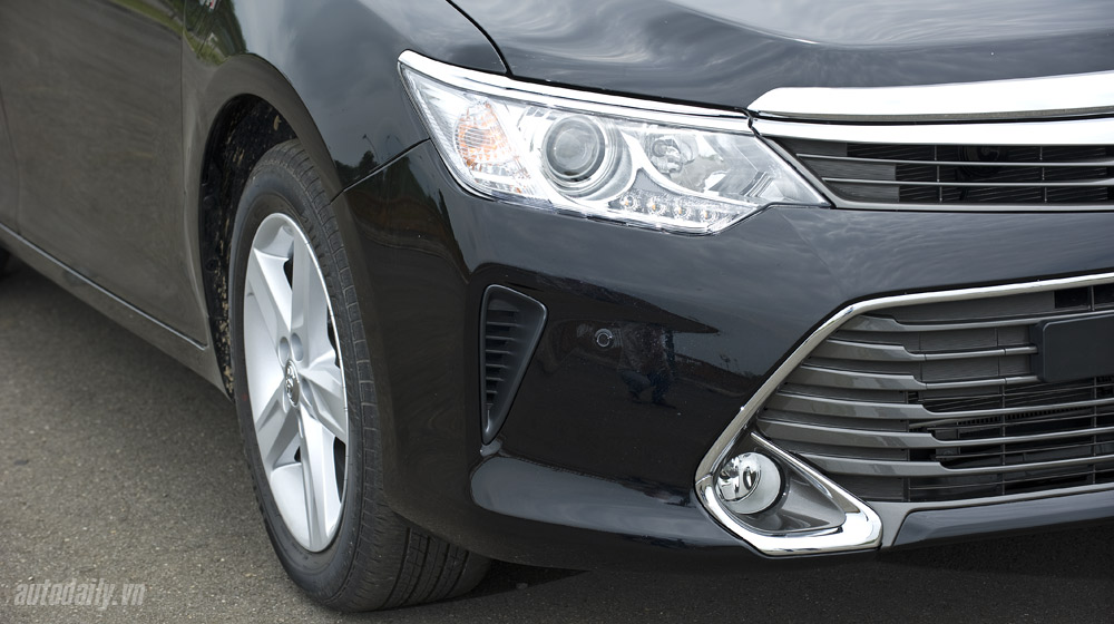 Ảnh ngoại thất Toyota Camry 2.5Q 2015 Toyota-Camry-2 (20).jpg