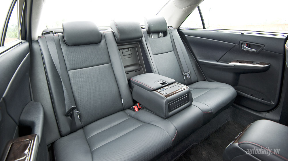 Ảnh nội thất Toyota Camry 2.5Q 2015 Toyota-Camry-2 (28)-1.jpg