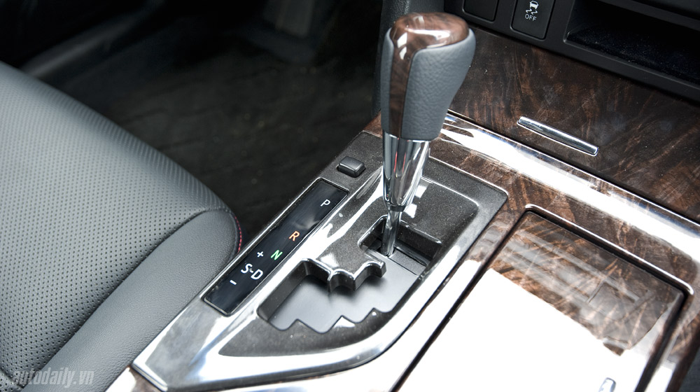 Ảnh nội thất Toyota Camry 2.5Q 2015 Toyota-Camry-2 (38).jpg