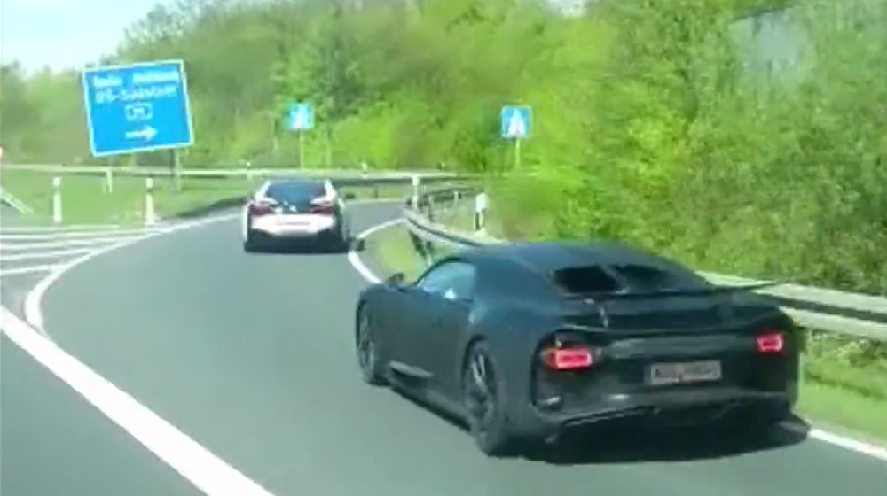 Hình ảnh thực tế đầu tiên của siêu phẩm Bugatti Chiron bugatti--(2).jpg