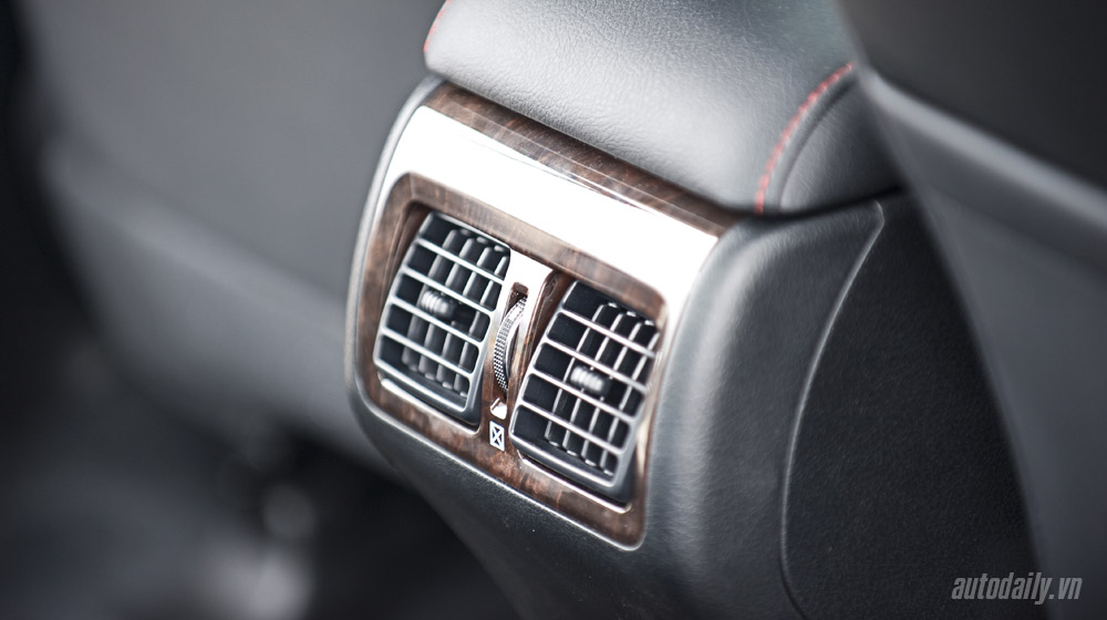 Ảnh chi tiết Toyota Camry 2015 hoàn toàn mới camry-2015 (9).jpg