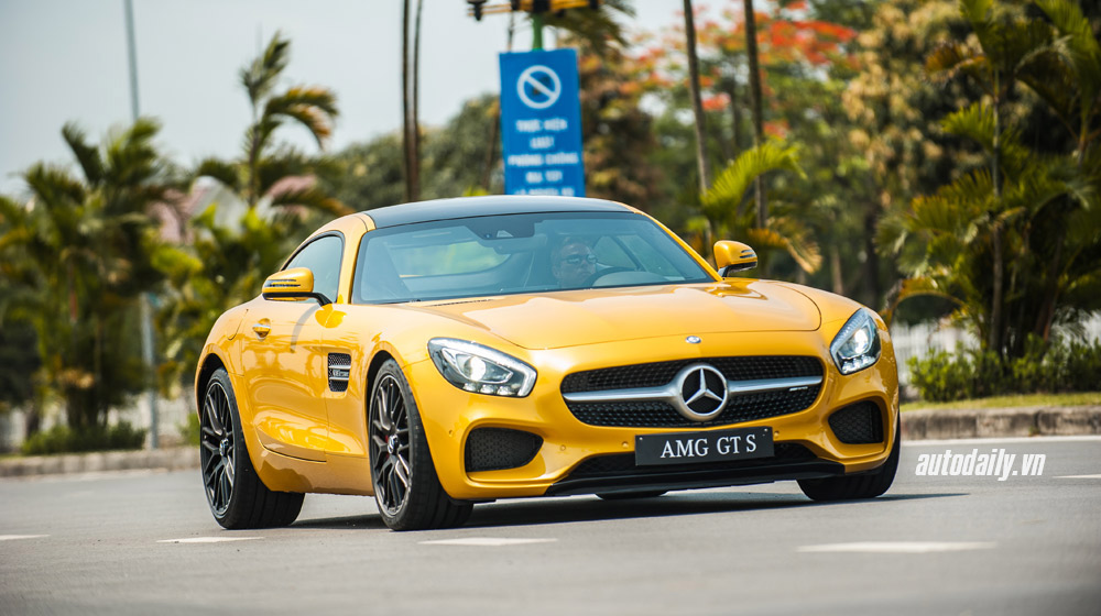 Mãn nhãn với vẻ đẹp của Mercedes AMG GT S mercedes-AMG-GT-S-(14).jpg