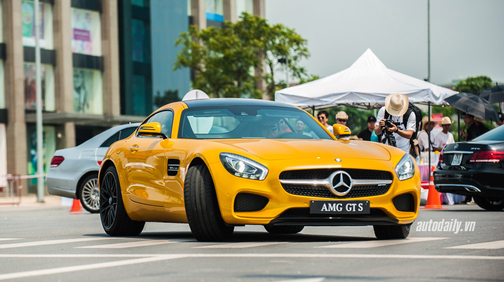 Mãn nhãn với vẻ đẹp của Mercedes AMG GT S mercedes-AMG-GT-S-(16).jpg