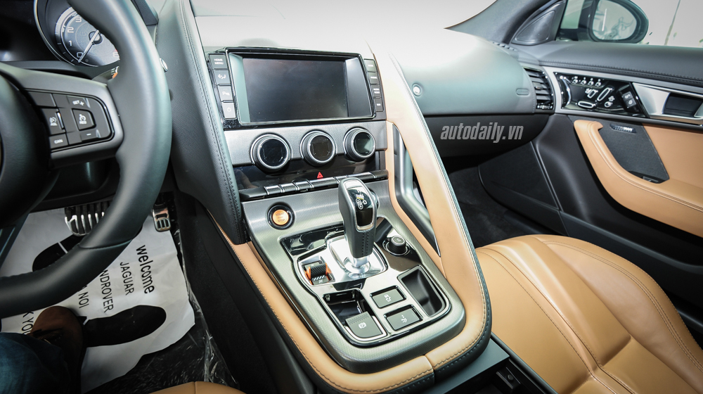 Ngắm xe thể thao Jaguar tiền tỷ tại Hà Nội F-Type_Ha_Noi (11).jpg