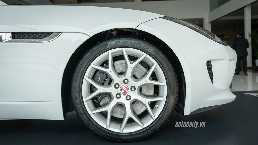 Ngắm xe thể thao Jaguar tiền tỷ tại Hà Nội F-Type_Ha_Noi (5).jpg