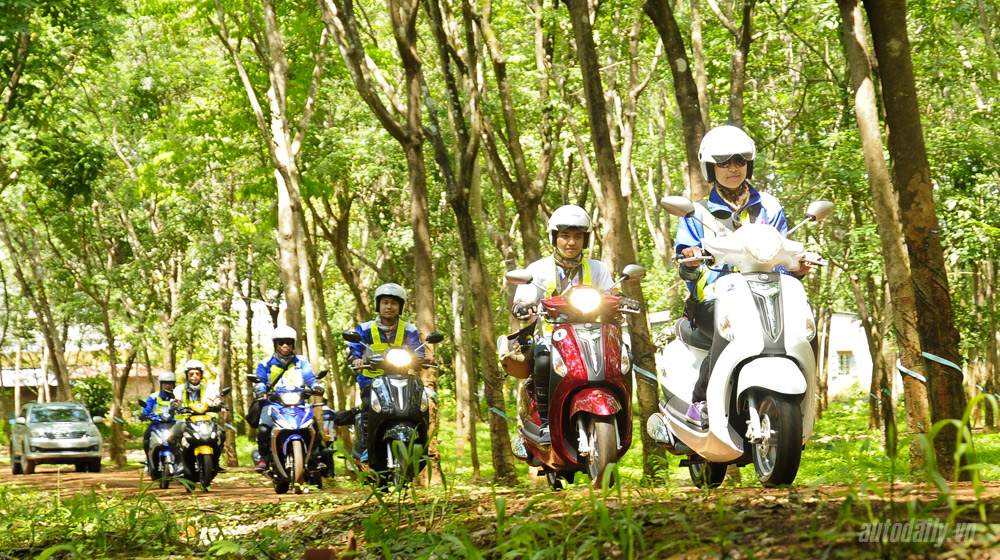 Hành trình Yamaha 2015, ngày 1: Tây Nguyên vẫy gọi Yamaha hanh trinh ket noi dam me (4).jpg