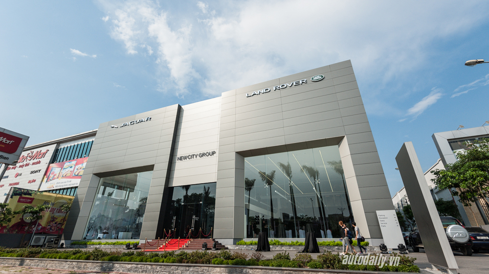 Hà Nội: Khai trương showroom Jaguar Land Rover lớn nhất ĐNÁ jaguar-land-rover (1).jpg