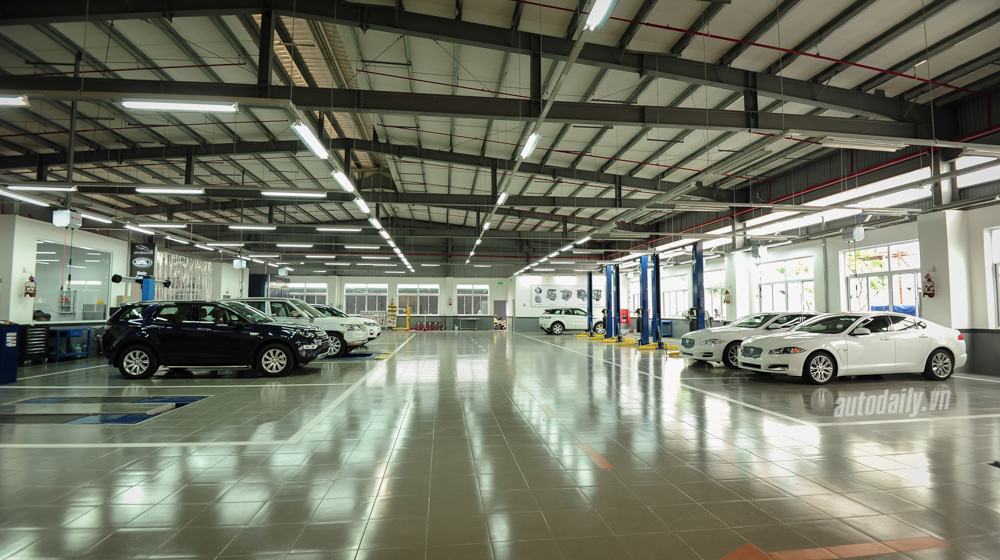 Hà Nội: Khai trương showroom Jaguar Land Rover lớn nhất ĐNÁ jaguar-land-rover (4).jpg