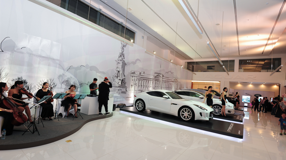 Hà Nội: Khai trương showroom Jaguar Land Rover lớn nhất ĐNÁ jaguar-land-rover (9).jpg