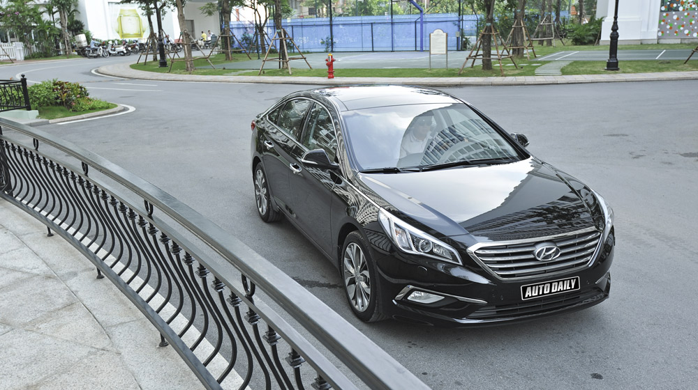 “Nóng” chuyện ôtô 100 triệu sẽ về Việt Nam Hyundai Sonata 2014 (4).jpg