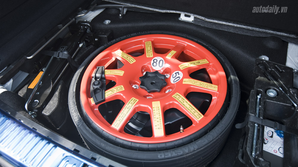 Ảnh chi tiết nội thất Porsche Cayenne 2015 Porsche Cayenne 2015 (74).jpg