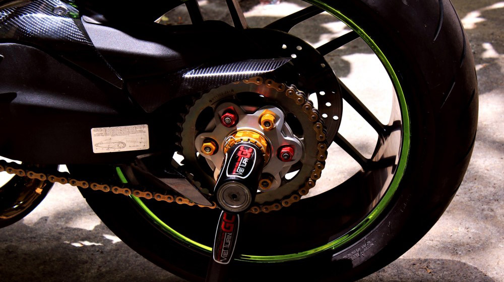 Ảnh Ducati 899 Panigale độ màu xanh lá ducati-899-panigale-ban-do-mau-chrome-cuc-an-tuong-3960-1431672026-555594dadbf09.jpg