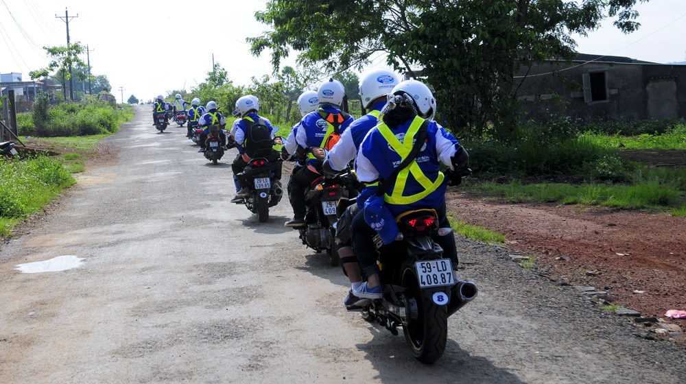 Ảnh Yamaha Tour ngày 2, đi trong nắng Tây Nguyên, mưa đại ngàn Yamaha Blue Core Tourning 2015 ngay 2 (26).jpg