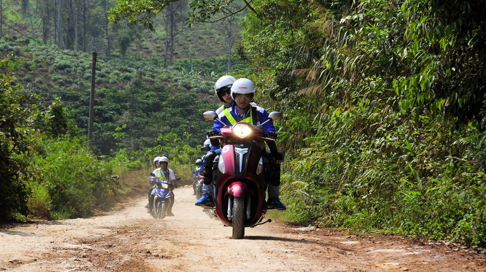 Ảnh Yamaha Tour ngày 2, đi trong nắng Tây Nguyên, mưa đại ngàn Yamaha Blue Core Tourning 2015 ngay 2 (3).jpg