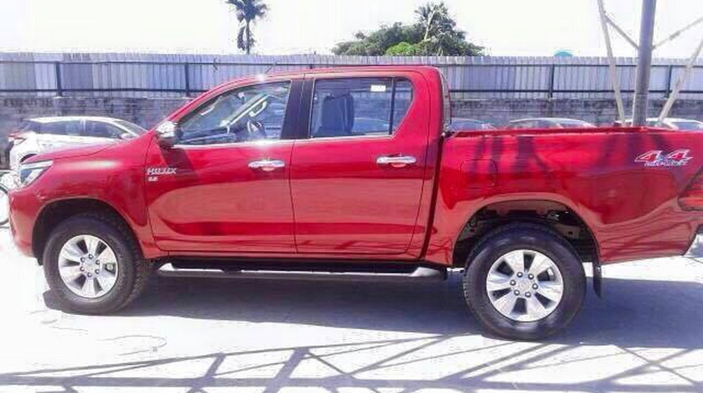 Toyota Hilux 2016 lộ diện hoàn toàn trước ngày ra mắt Toyota-HiLux-8.jpg