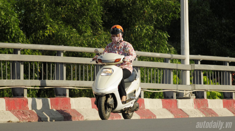 Vì sao đi xe máy trời nắng dễ bị nổ lốp? autodaily-troinang (2).jpg