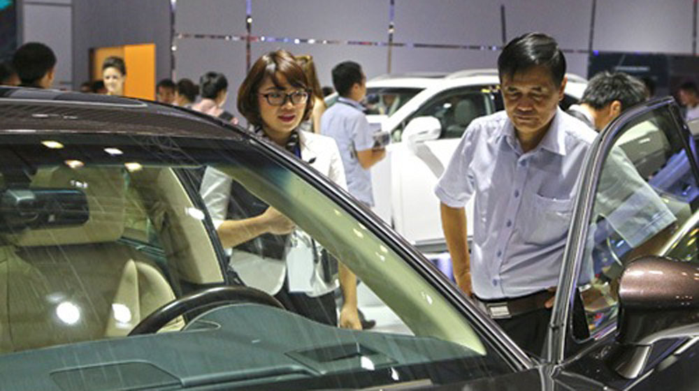 Đổi cách tính thuế ôtô nhập, một mũi tên hai đích ngắm? oto-nhap.jpg