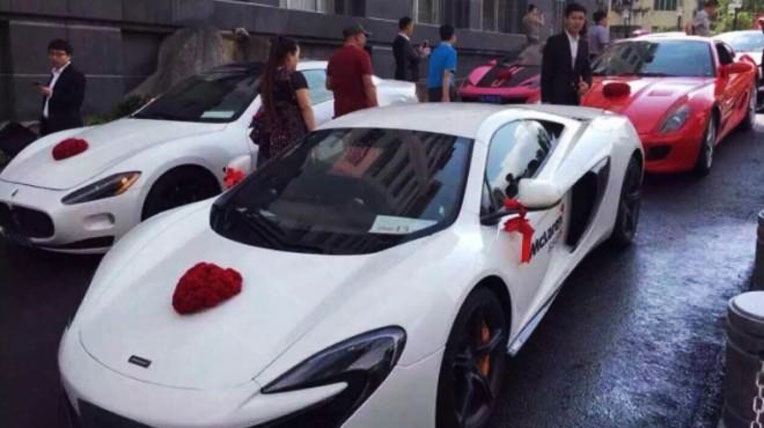 Đám cưới toàn siêu xe, người Việt “chưa là gì” damcuoisieuxe-(4).jpg