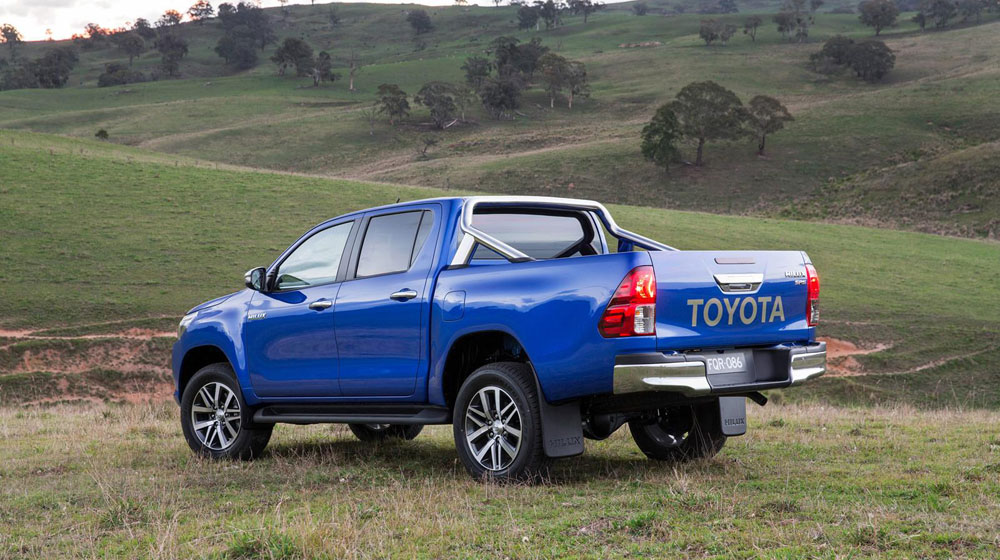Ảnh chi tiết Toyota Hilux 2016 2016-Toyota-Hilux-26.jpg