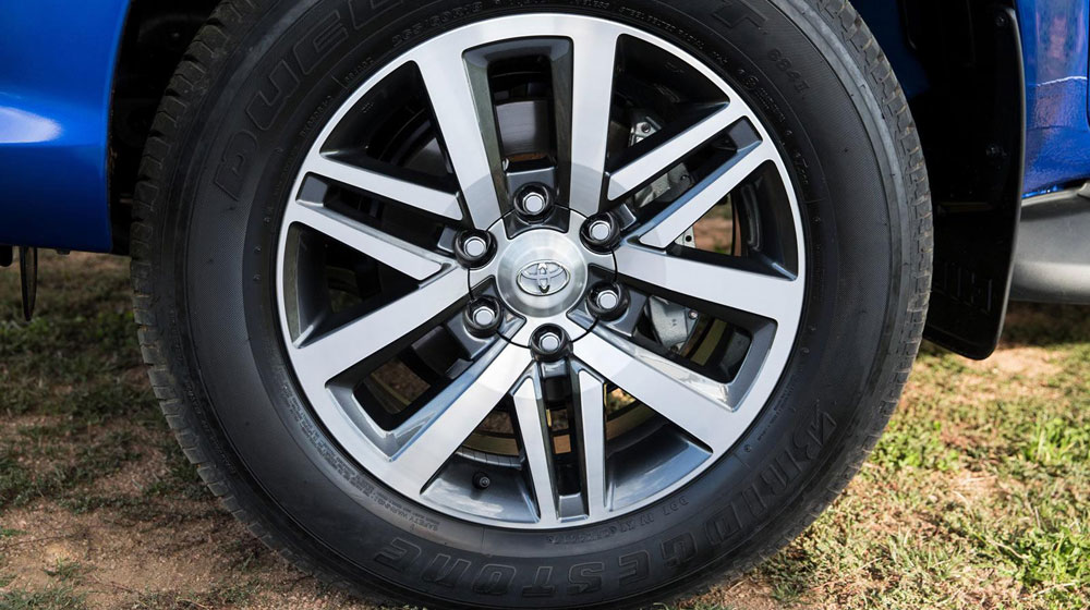 Ảnh chi tiết Toyota Hilux 2016 2016-Toyota-Hilux-31.jpg