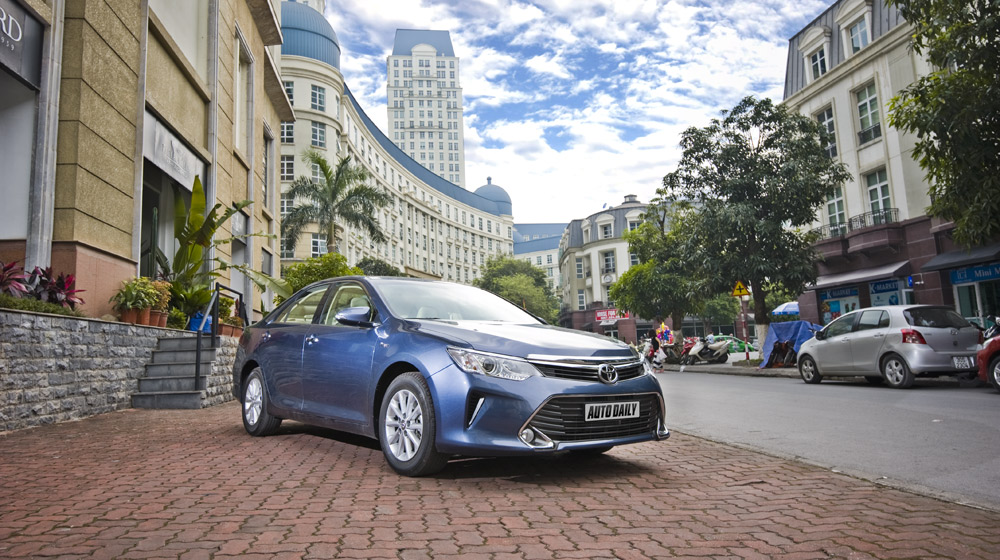 Toyota Camry và Hyundai Sonata: 