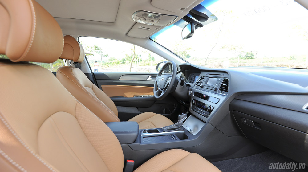 Toyota Camry và Hyundai Sonata: 