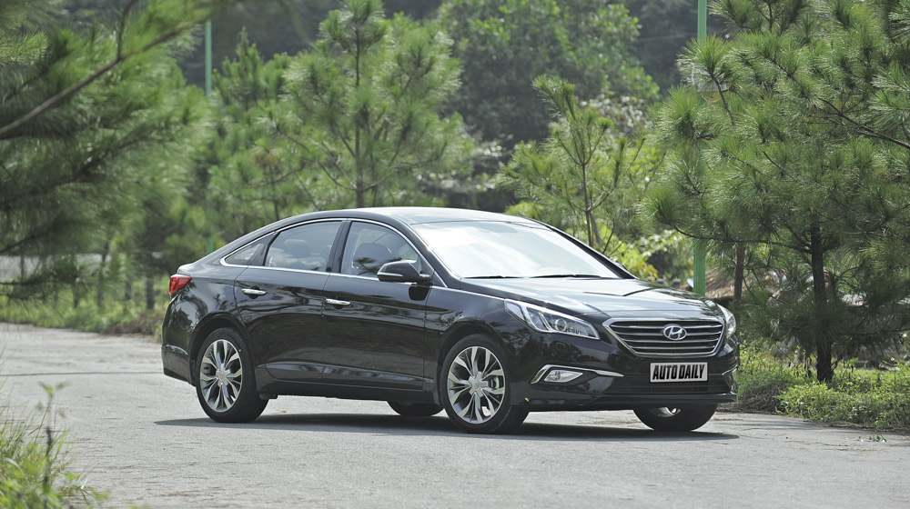 Toyota Camry và Hyundai Sonata: 