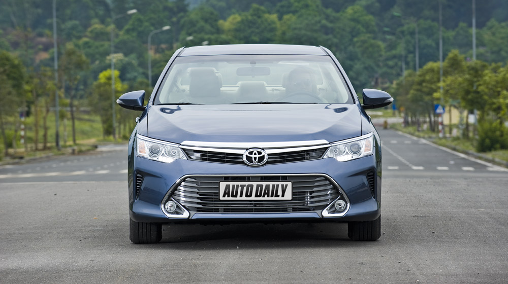 Toyota Camry và Hyundai Sonata: 