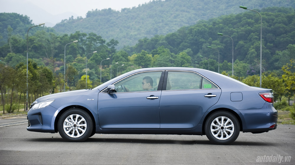 Toyota Camry và Hyundai Sonata: 