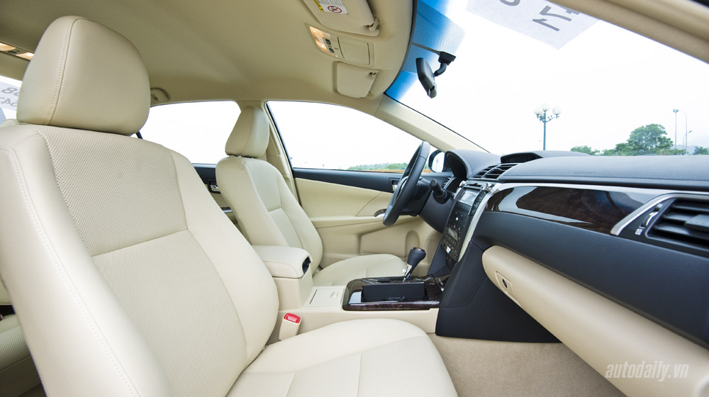 Toyota Camry và Hyundai Sonata: 