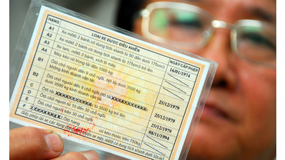Bộ trưởng Thăng: ‘Giấy phép lái xe số tự động không phải giấy phép con’ GPLX-2524-1432279925.jpg