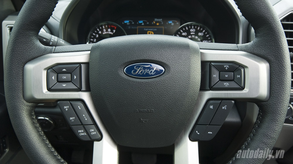 Ảnh chi tiết Ford F-150 Platinum 2015 Ford F150 Platinum (26).jpg