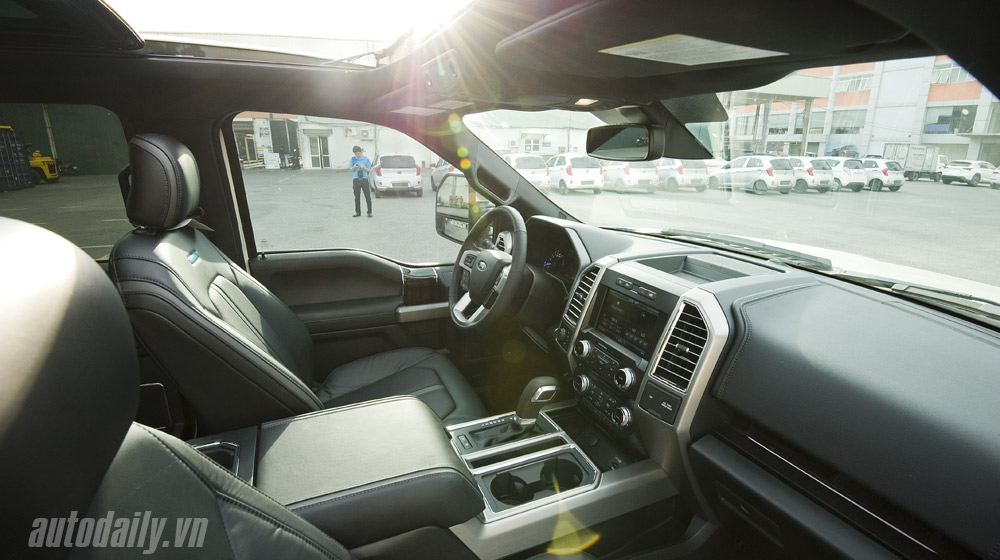 Ảnh chi tiết Ford F-150 Platinum 2015 Ford F150 Platinum (33).jpg