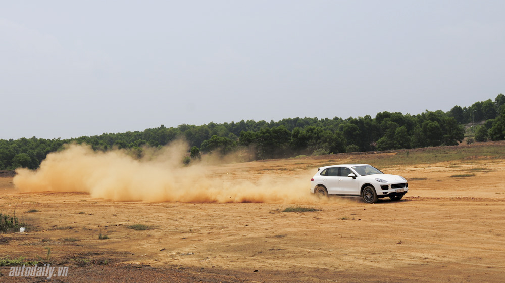 3 yếu tố tạo nên đẳng cấp của Porsche Cayenne Porsche Cayenne 2015 (24).JPG