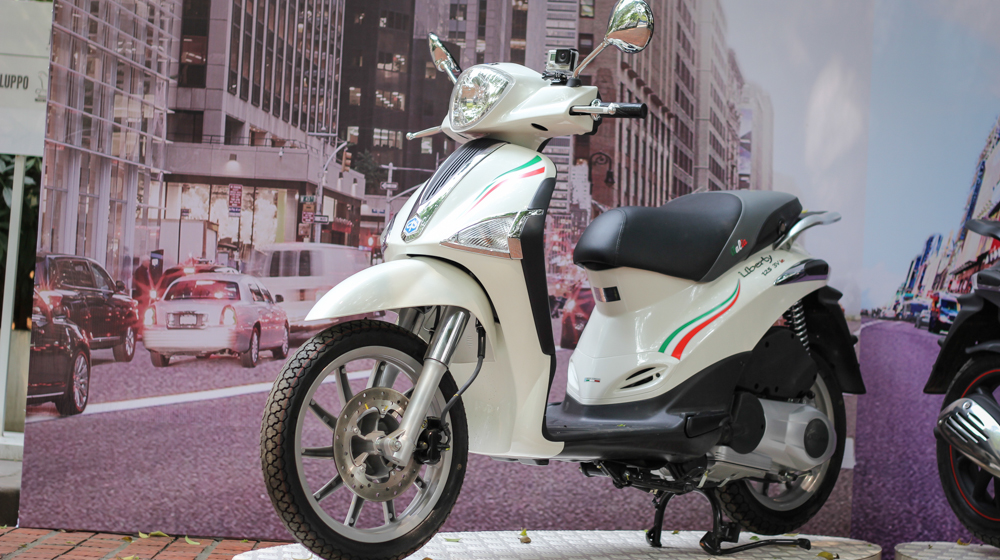 Bộ đôi Vespa bản đặc biệt sẽ xuất hiện tại Saigon Autotech 2015 liberty-go-pro (1).jpg