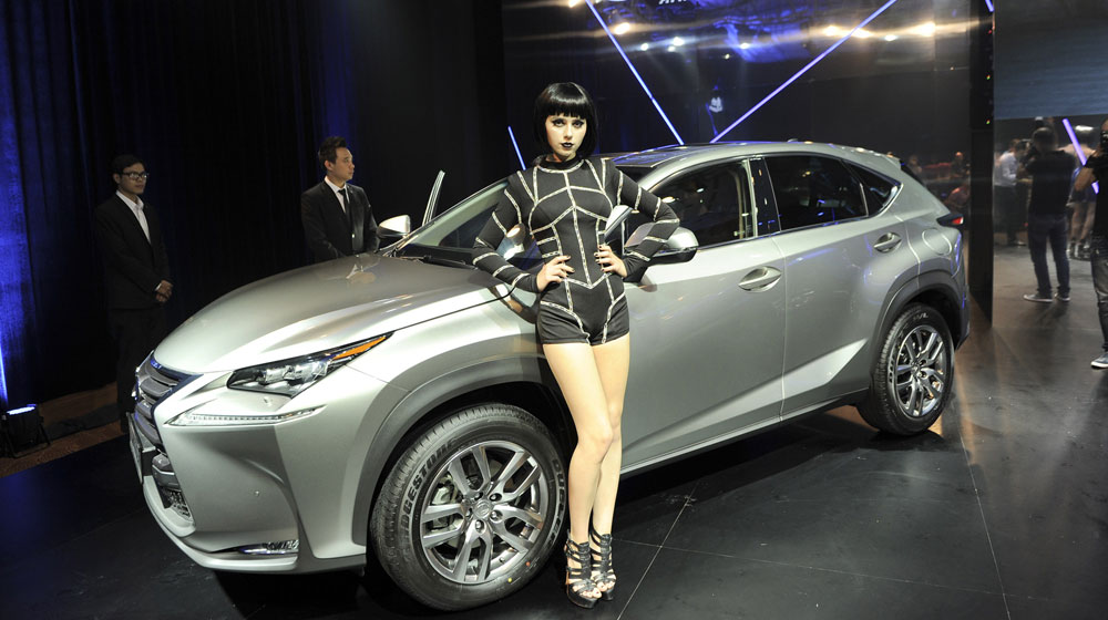 Ảnh dàn mẫu ma-nơ-canh tại lễ ra mắt Lexus NX200t Lexus-NX200T-2015-hop-bao-(90).jpg