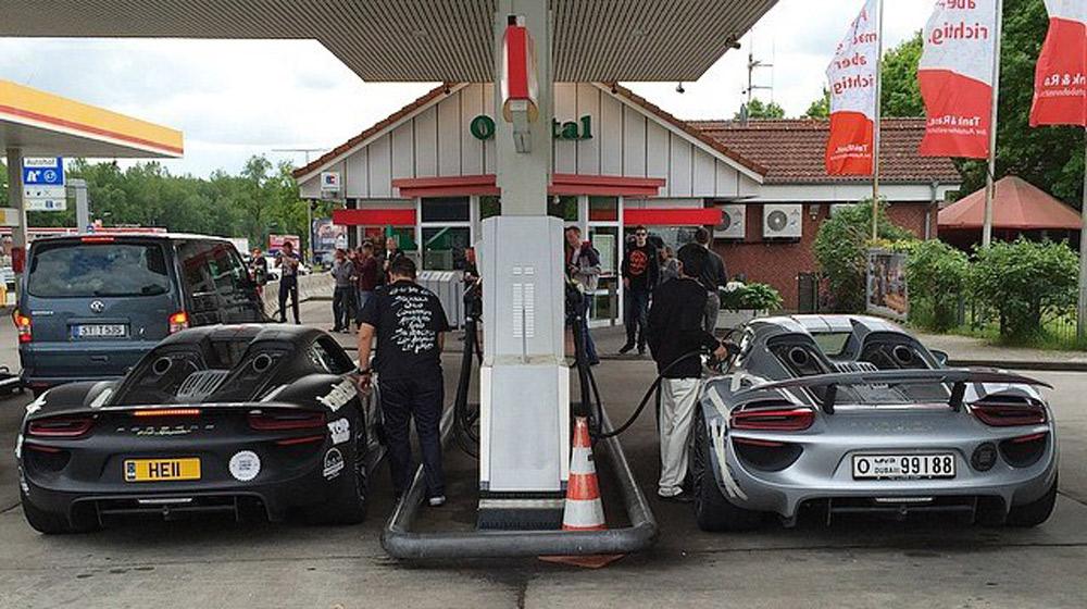 Video: Chặng 3, hành trình Gumball 3000 2015 – ghé thăm lò độ xe tại Đức gumball 3000 2015 (7).jpg