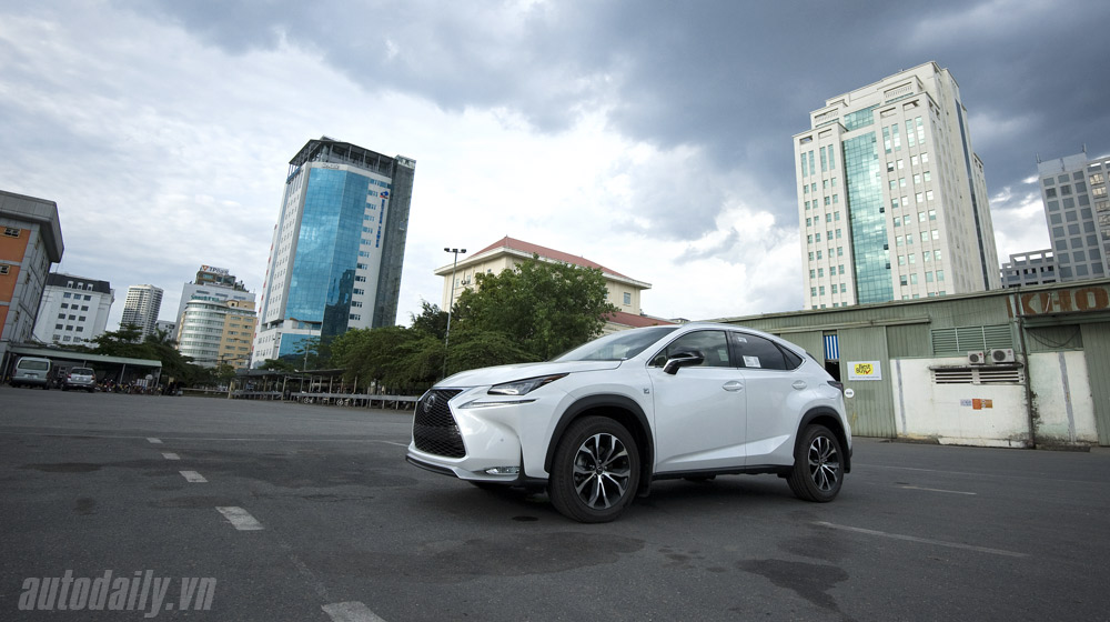 Ảnh chi tiết Lexus NX200t F Sport đầu tiên tại Việt Nam Lexus NX200t Fsport (8).jpg