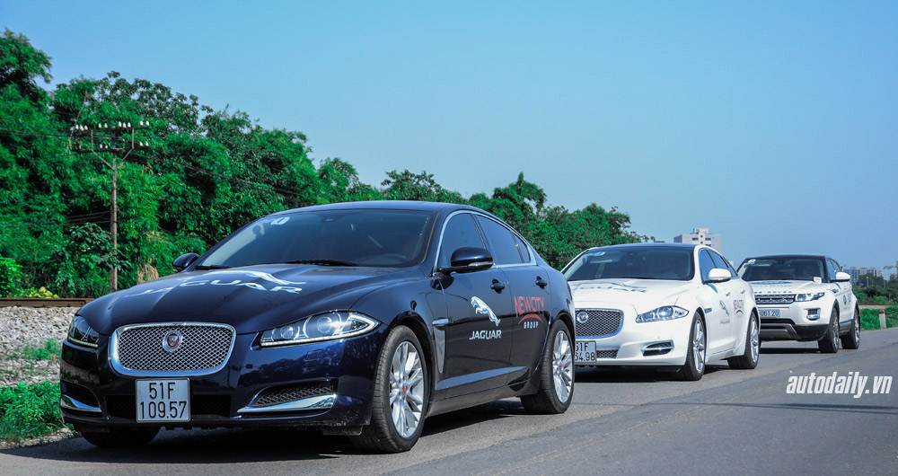 Jaguar Land Rover mang bộ đôi xế khủng đến thành Vinh _AUT6261.jpg